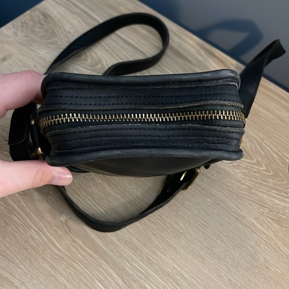 Vintage Coach Black Leather Camera Crossbody Bag - Picture 8 of 9